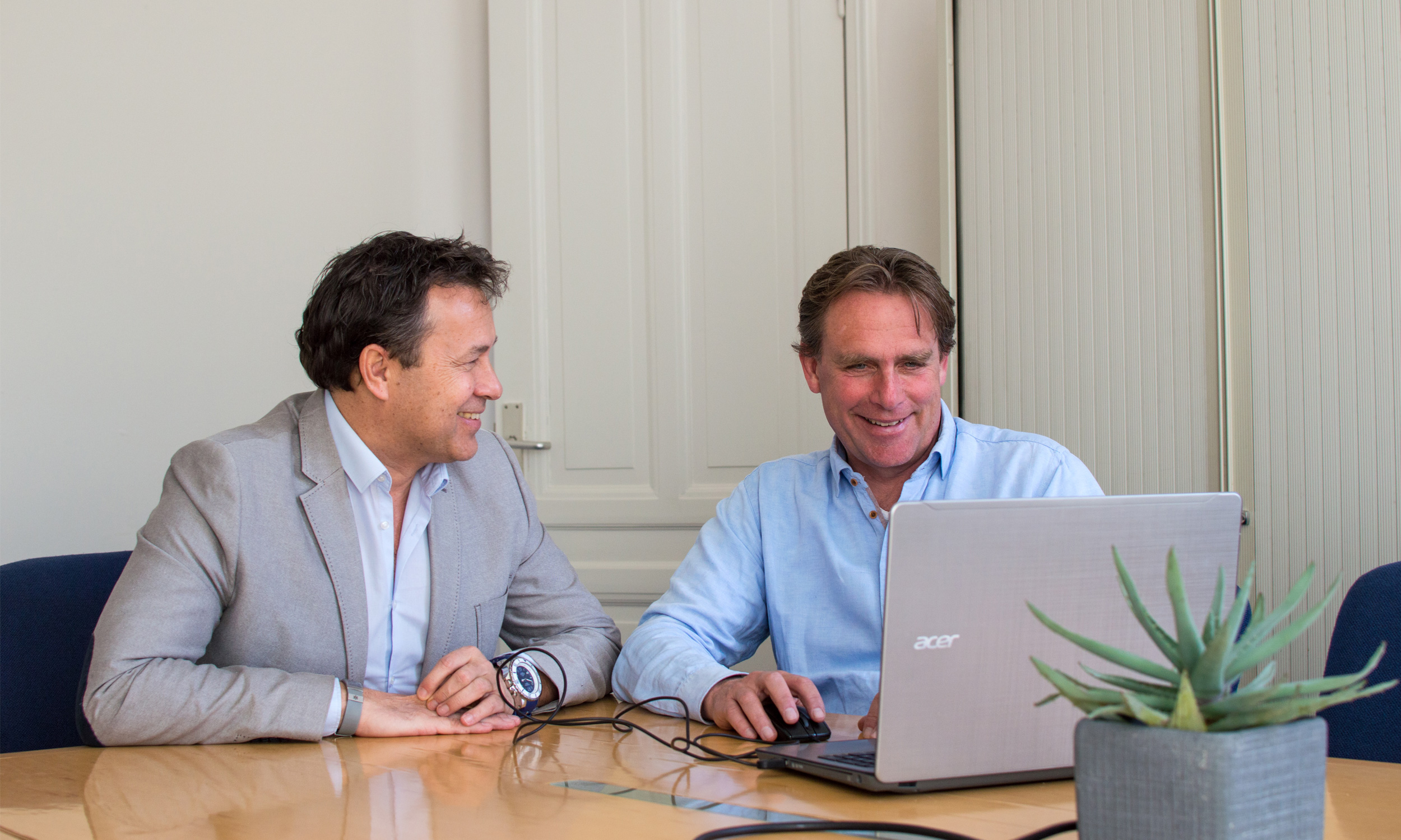 Scheveningen strand bij zonsondergang